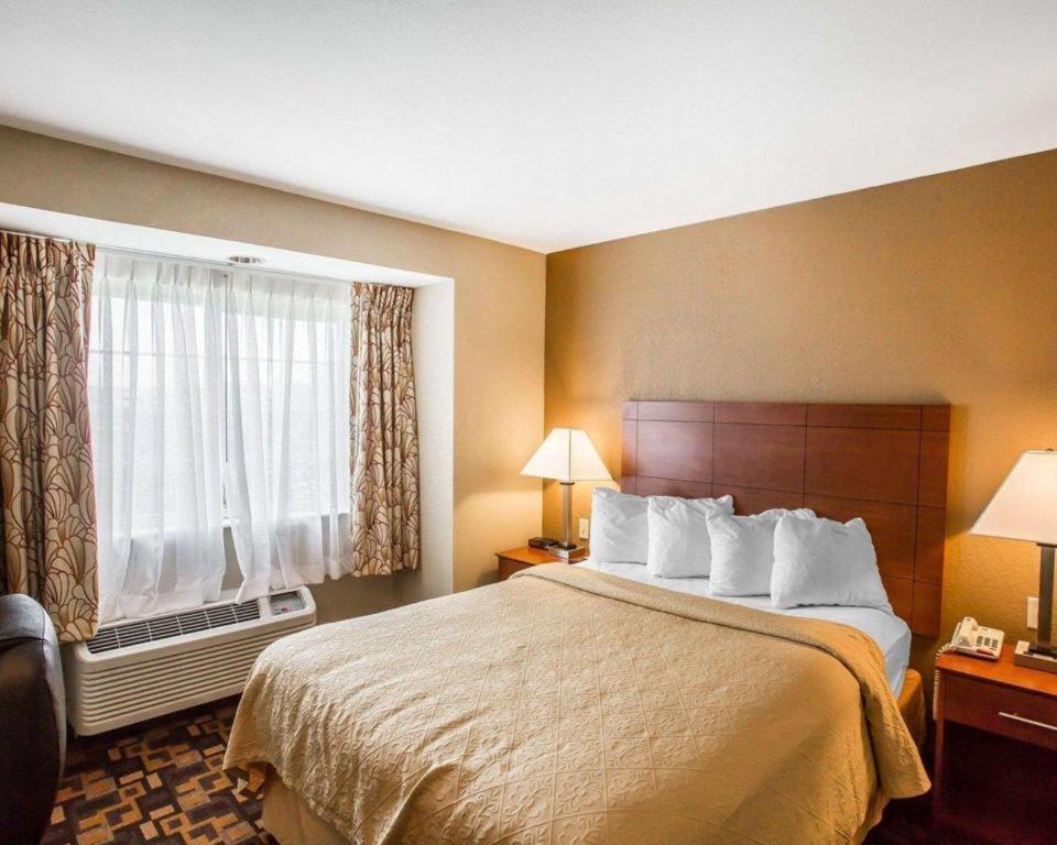 Quality Inn & Suites Mount Juliet Eksteriør billede