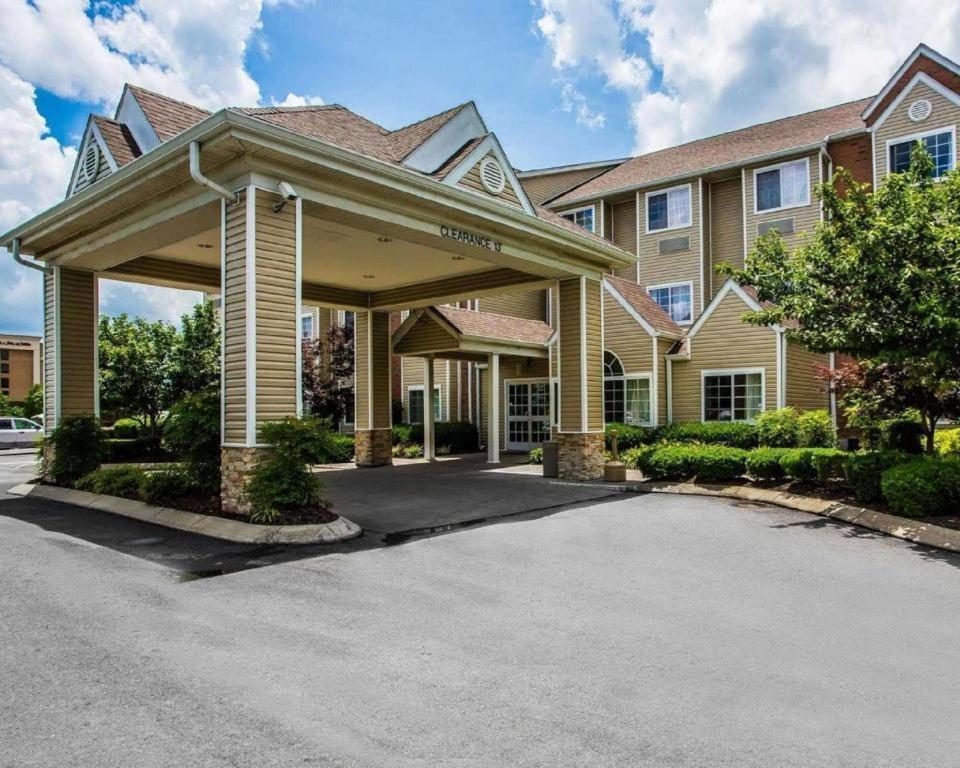 Quality Inn & Suites Mount Juliet Eksteriør billede