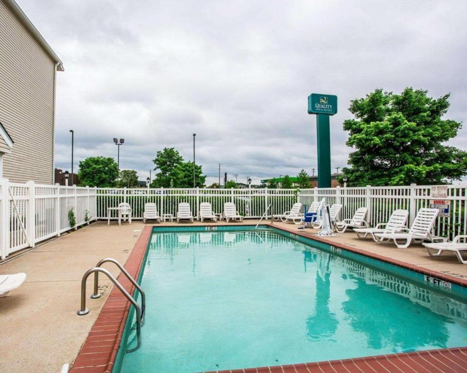 Quality Inn & Suites Mount Juliet Eksteriør billede