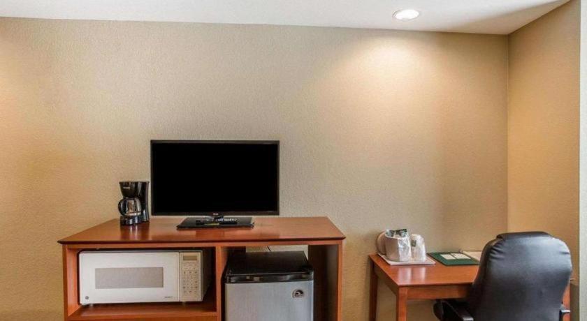 Quality Inn & Suites Mount Juliet Eksteriør billede