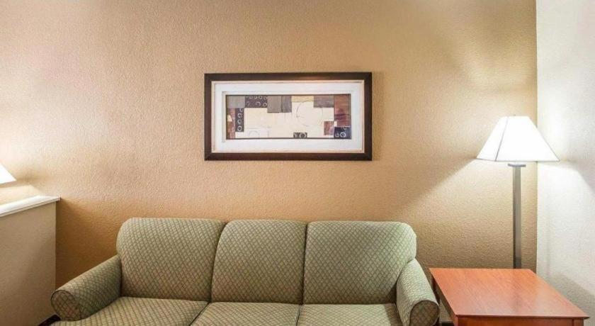 Quality Inn & Suites Mount Juliet Eksteriør billede