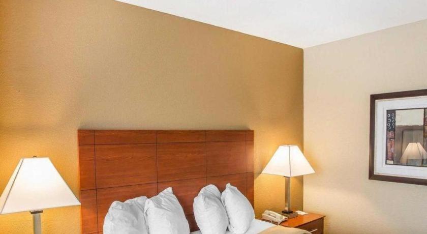 Quality Inn & Suites Mount Juliet Eksteriør billede