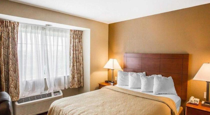 Quality Inn & Suites Mount Juliet Eksteriør billede